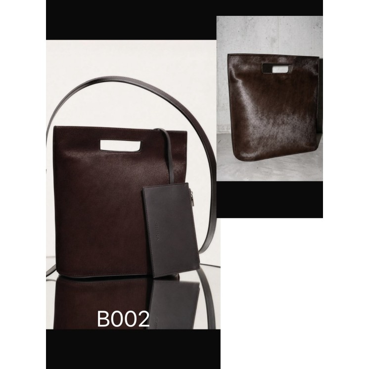 B002